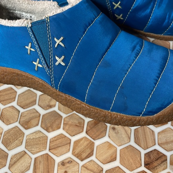 Keen Women's Blue Cush Howser Quilted Fleece Lined Size 7 Slip On Shoes - Picture 8 of 11